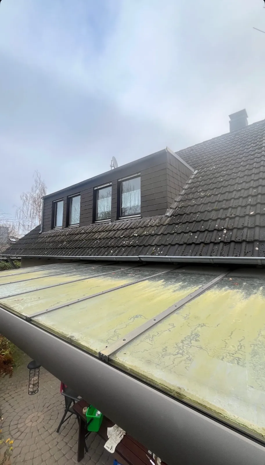 Glasdach vor der Reinigung
